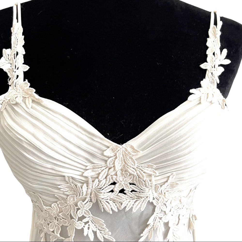 Long bridal chemise by Flora Nikrooz ✨VINTAGE✨NWOT